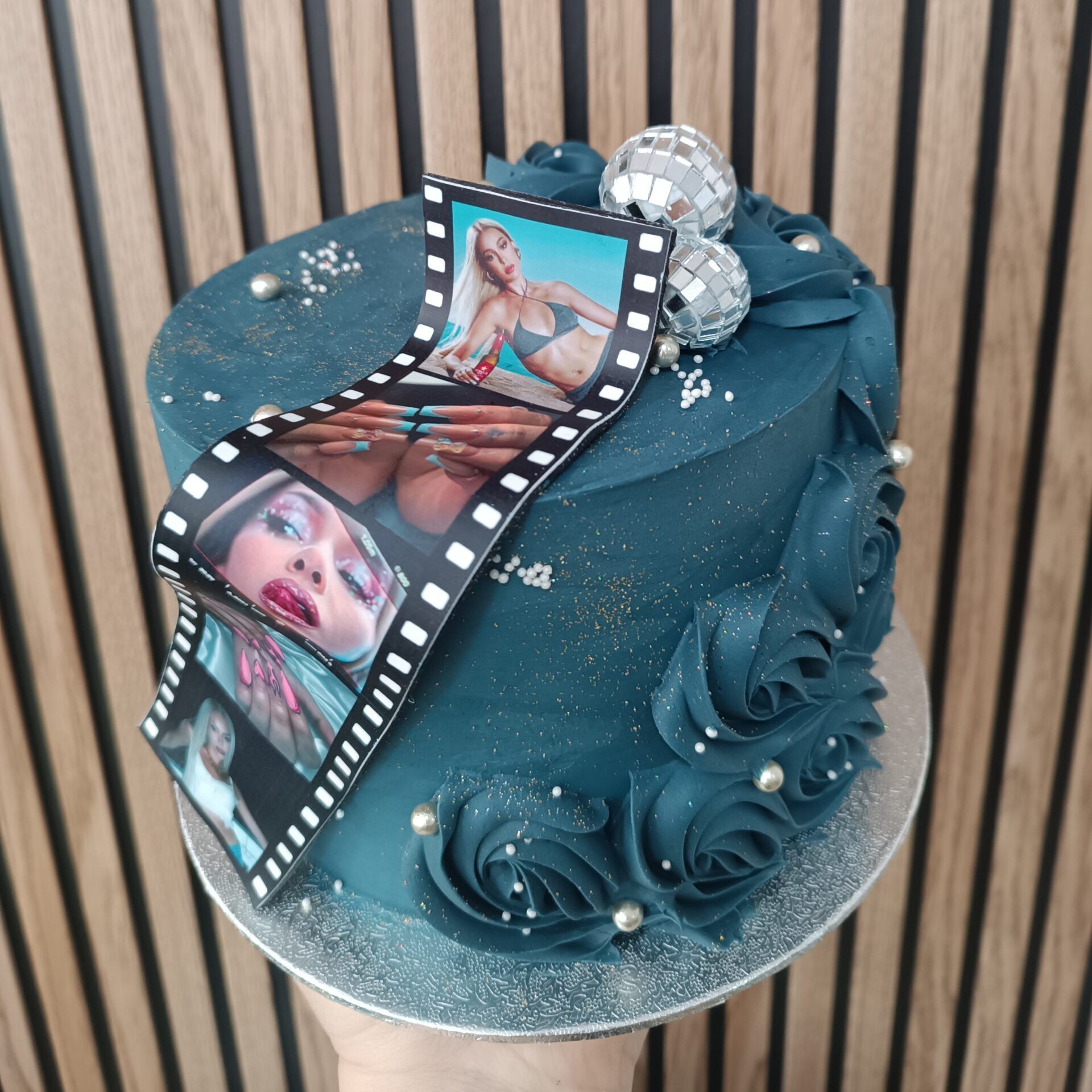 TARTA PERSONALIZADA CON TIRA DE FOTOS - Imagen 2
