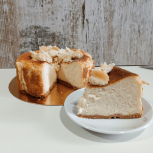 Tarta de queso cremosa sabor donut glacé. -loreartcake.com